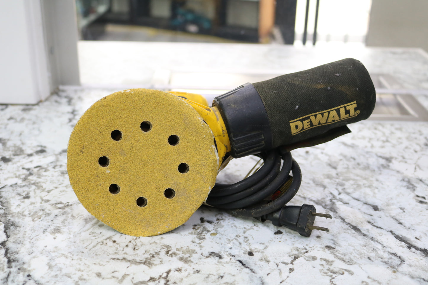 Dewalt DWE6421 Random Orbit Palm Sander