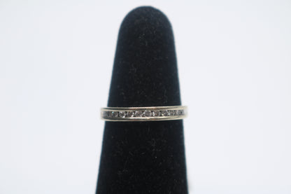 10K White Gold Round Brilliant Diamond Channel Band (Size 4 3/4)