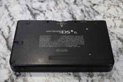 Nintendo DSi XL - UTL-001 Blue Handheld Console