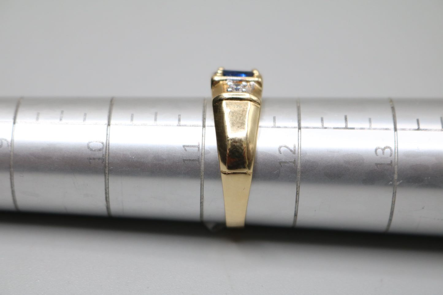 14K Yellow Gold Fancy Style Men's Ring (Size 11 & 1/4)