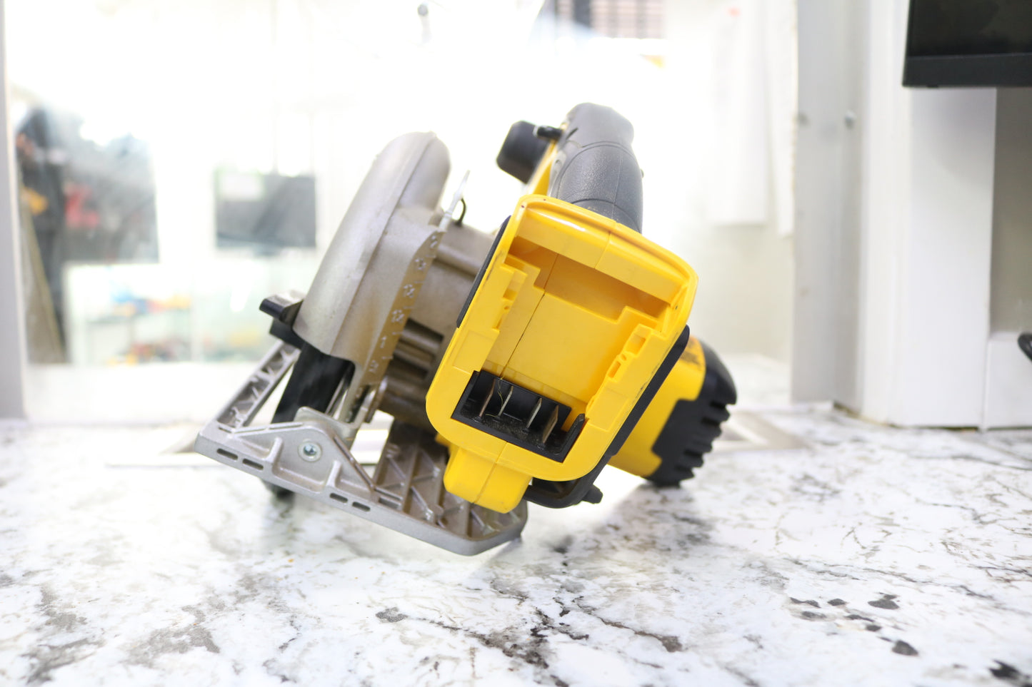 DeWalt 20V Cordless Circular Saw DCS391 (Local Purchase Only)