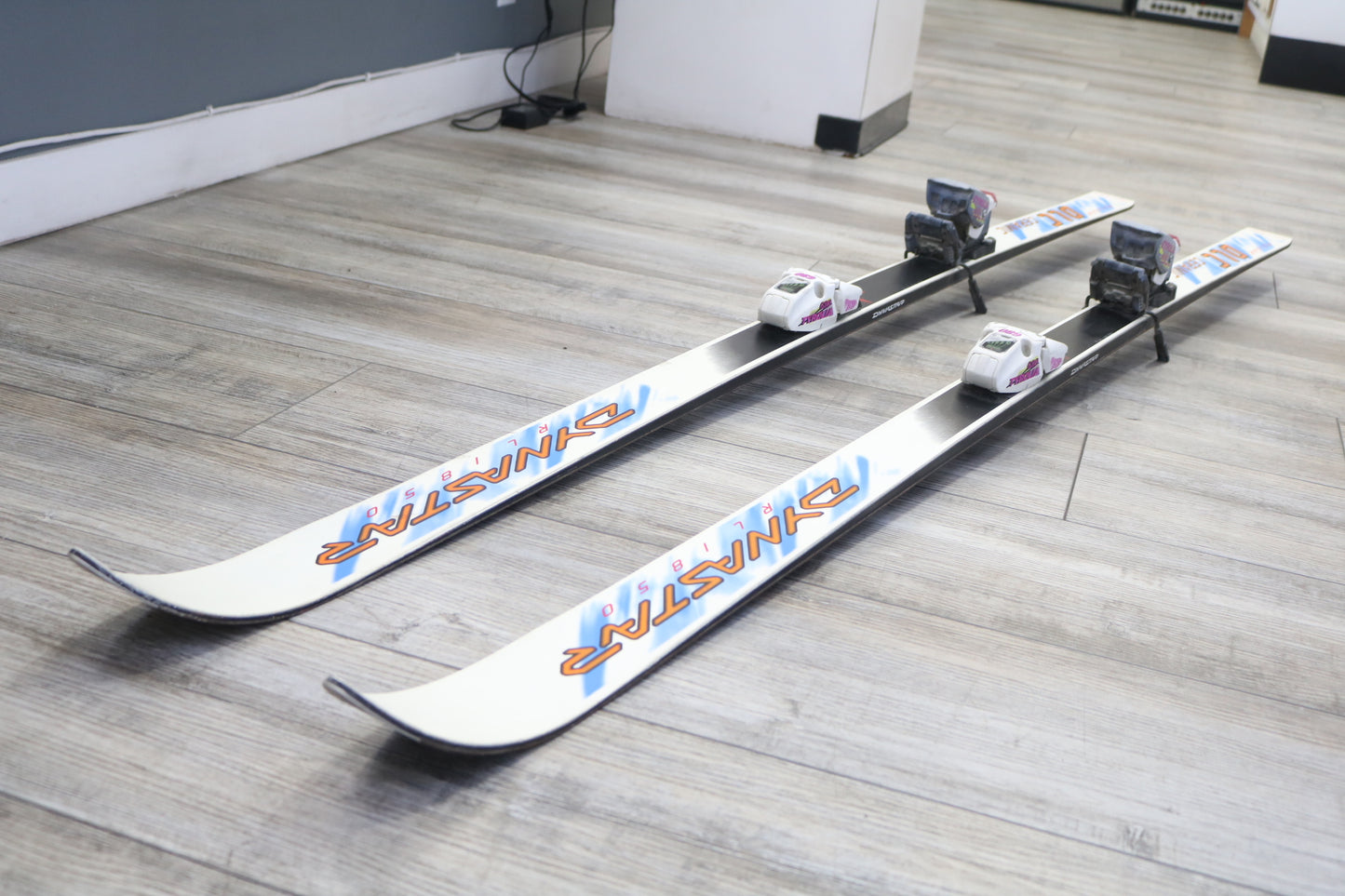 Dynastar RL1850 Pulsar DLC Ceramic 182 cm Skis with Tyrolia 680 Bindings