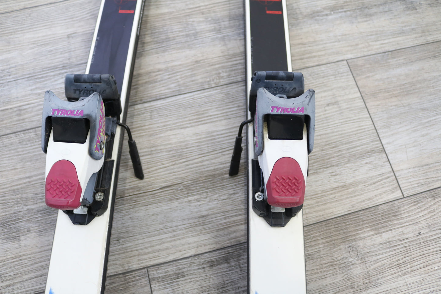 Dynastar RL1850 Pulsar DLC Ceramic 182 cm Skis with Tyrolia 680 Bindings