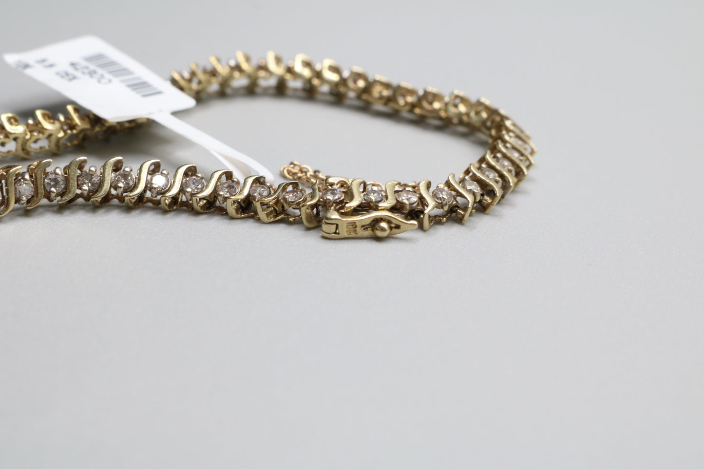 10K Yellow Gold Diamond Tennis Bracelet (1.47 CTW) (Length 4.5") (Local pick-up only)