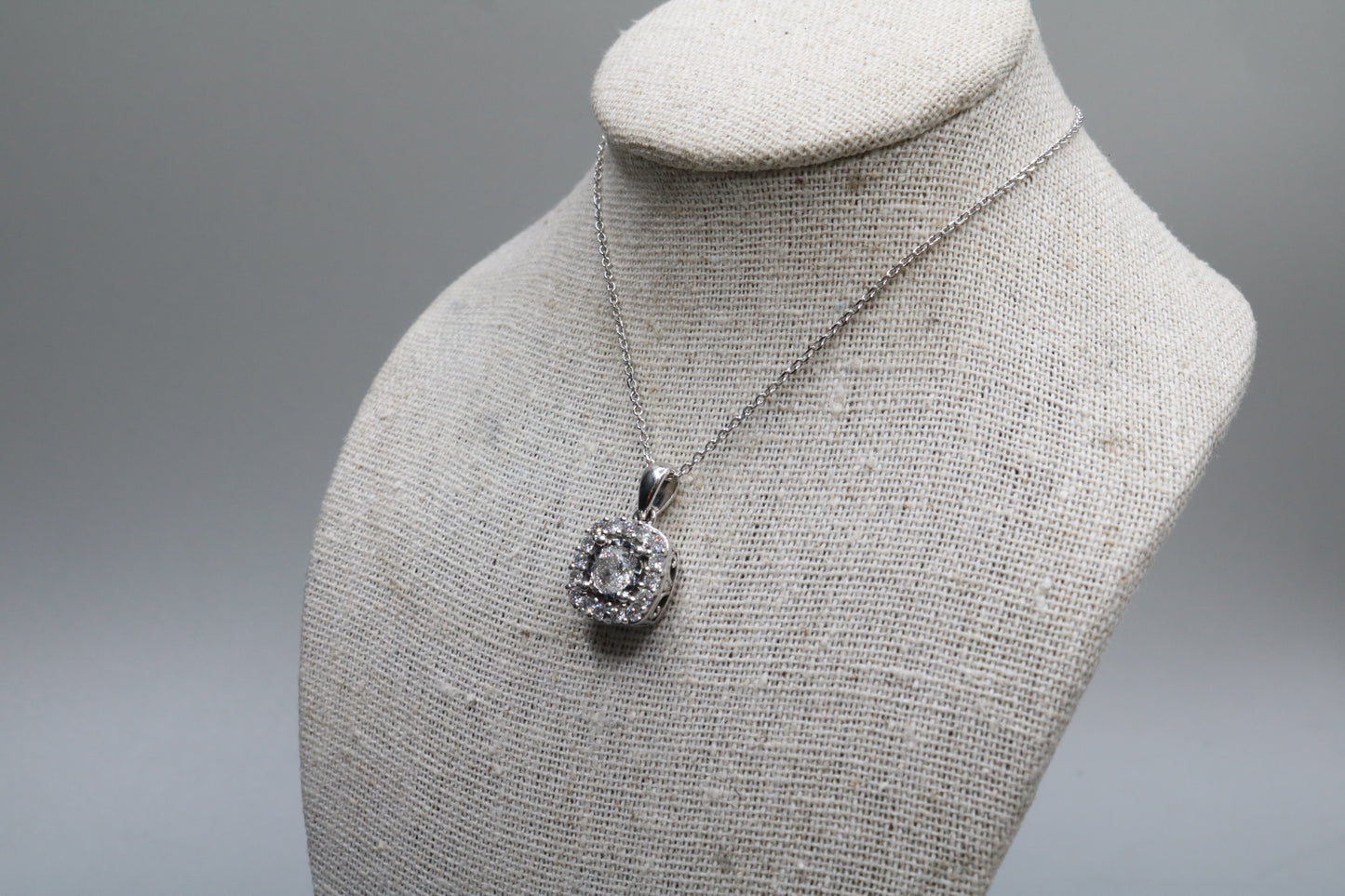 14K White Gold Cable Necklace with a 14K White Gold Diamond Pendant