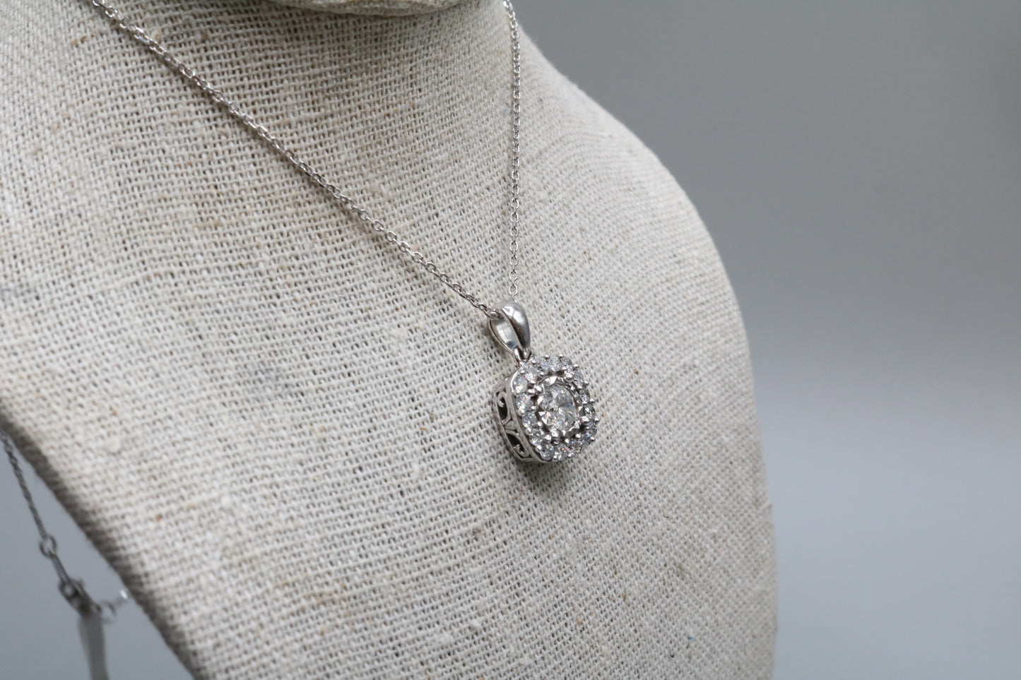 14K White Gold Cable Necklace with a 14K White Gold Diamond Pendant