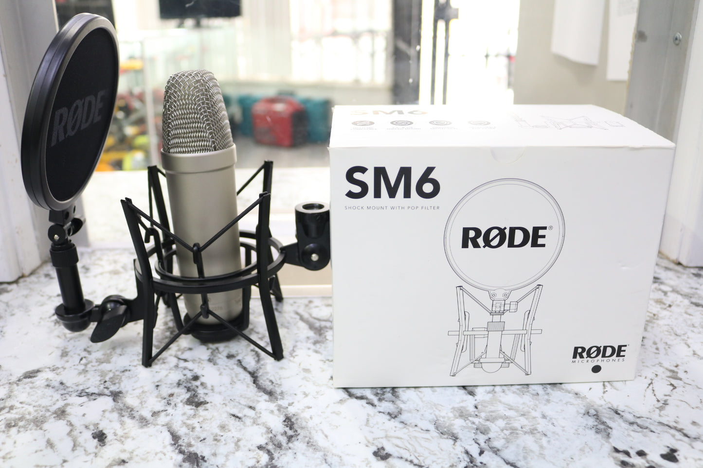 Rode NT1-A Large-Diaphragm Condenser Microphone w/ SM6 Shock Mount - Pre-Owned