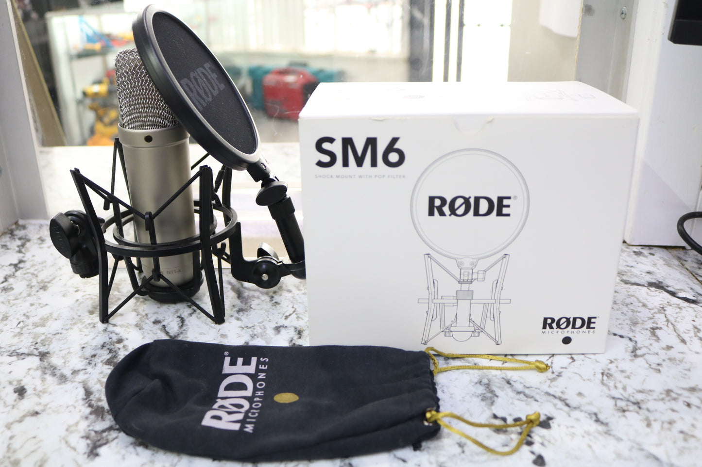 Rode NT1-A Large-Diaphragm Condenser Microphone w/ SM6 Shock Mount - Pre-Owned