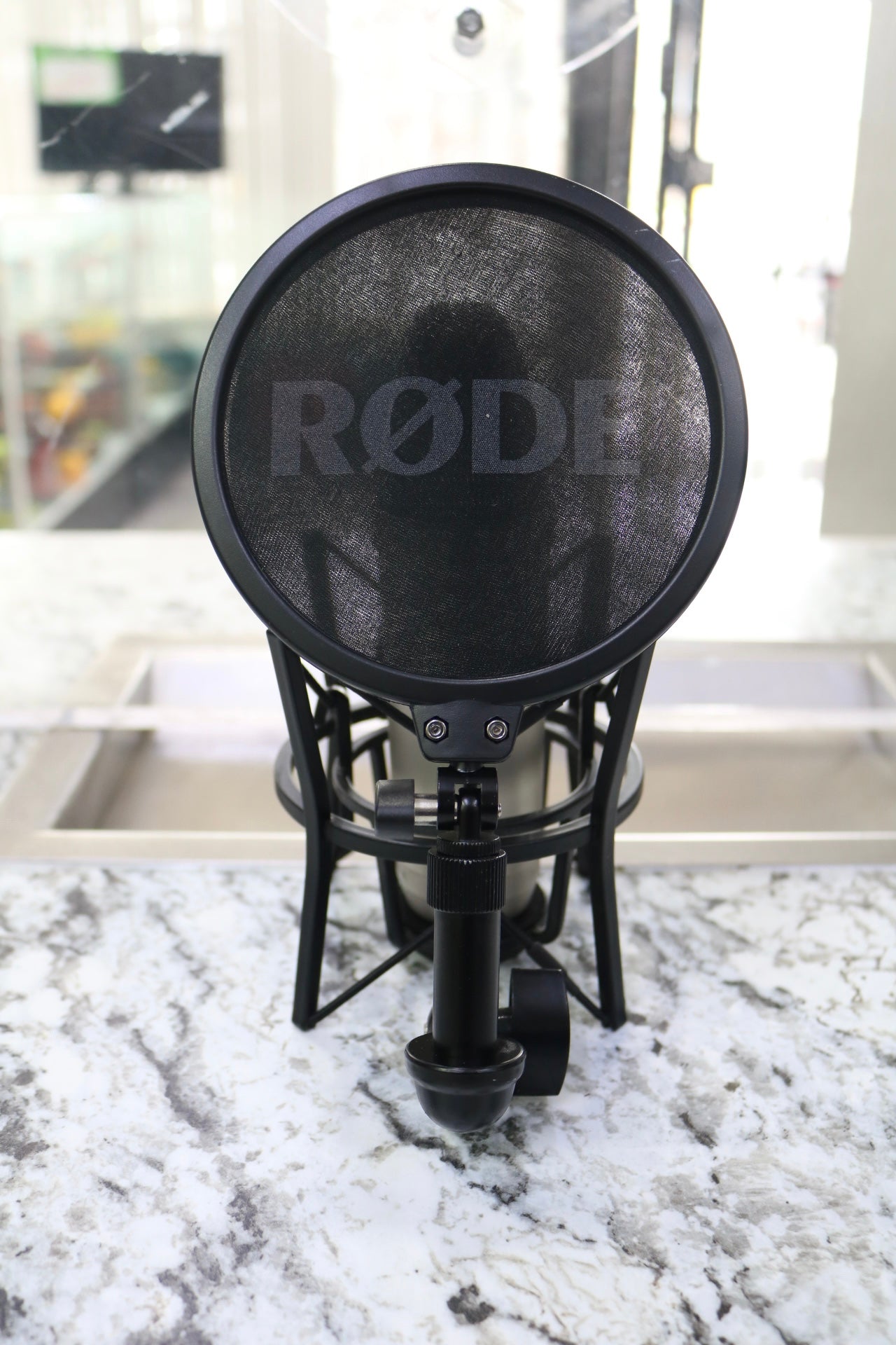 Rode NT1-A Large-Diaphragm Condenser Microphone w/ SM6 Shock Mount - Pre-Owned