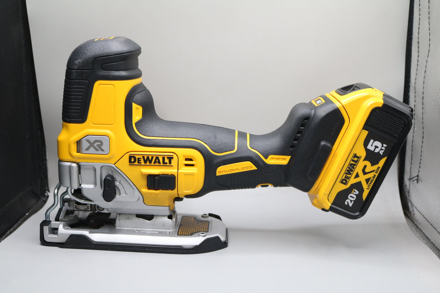DeWalt DCS335B 20V Brushless Cordless Barrel Grip Jig Saw (No Shipping)