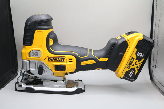 DeWalt DCS335B 20V Brushless Cordless Barrel Grip Jig Saw (No Shipping)