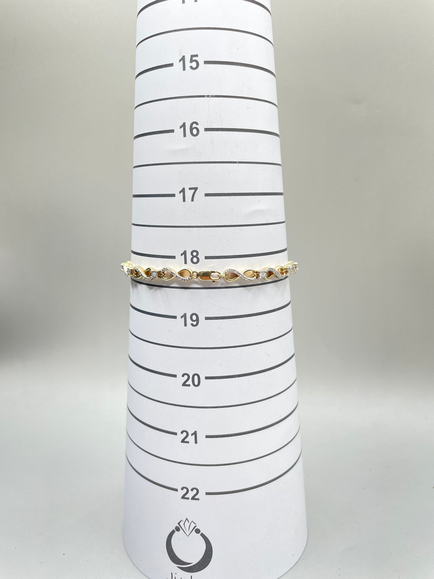 10K Yellow Gold Infinity Link Diamond Tennis Bracelet (0.315 CTW) (7.25 Inches)