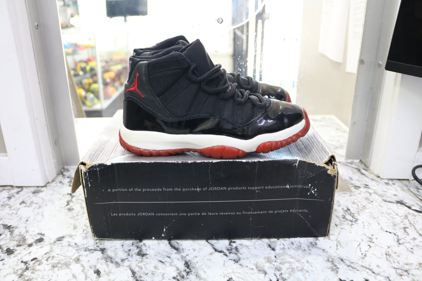 Air Jordan 11 Retro Bred 2001 Release (Size 7 Men)