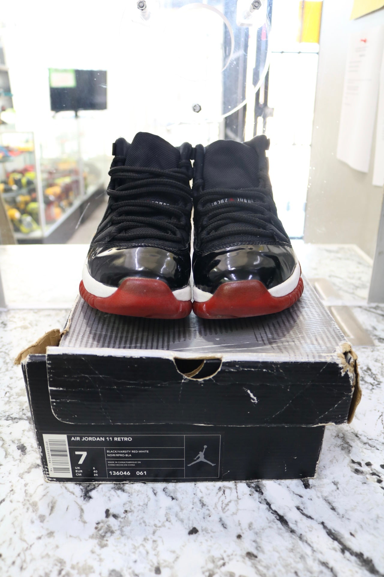 Air Jordan 11 Retro Bred 2001 Release (Size 7 Men)