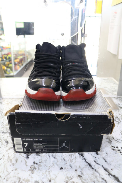 Air Jordan 11 Retro Bred 2001 Release (Size 7 Men)