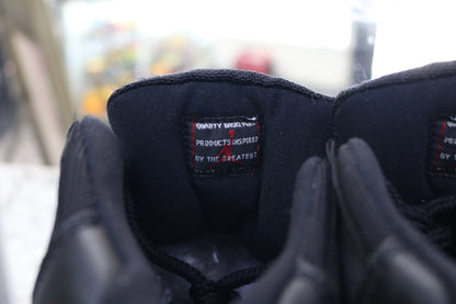 Air Jordan 11 Retro Bred 2001 Release (Size 7 Men)