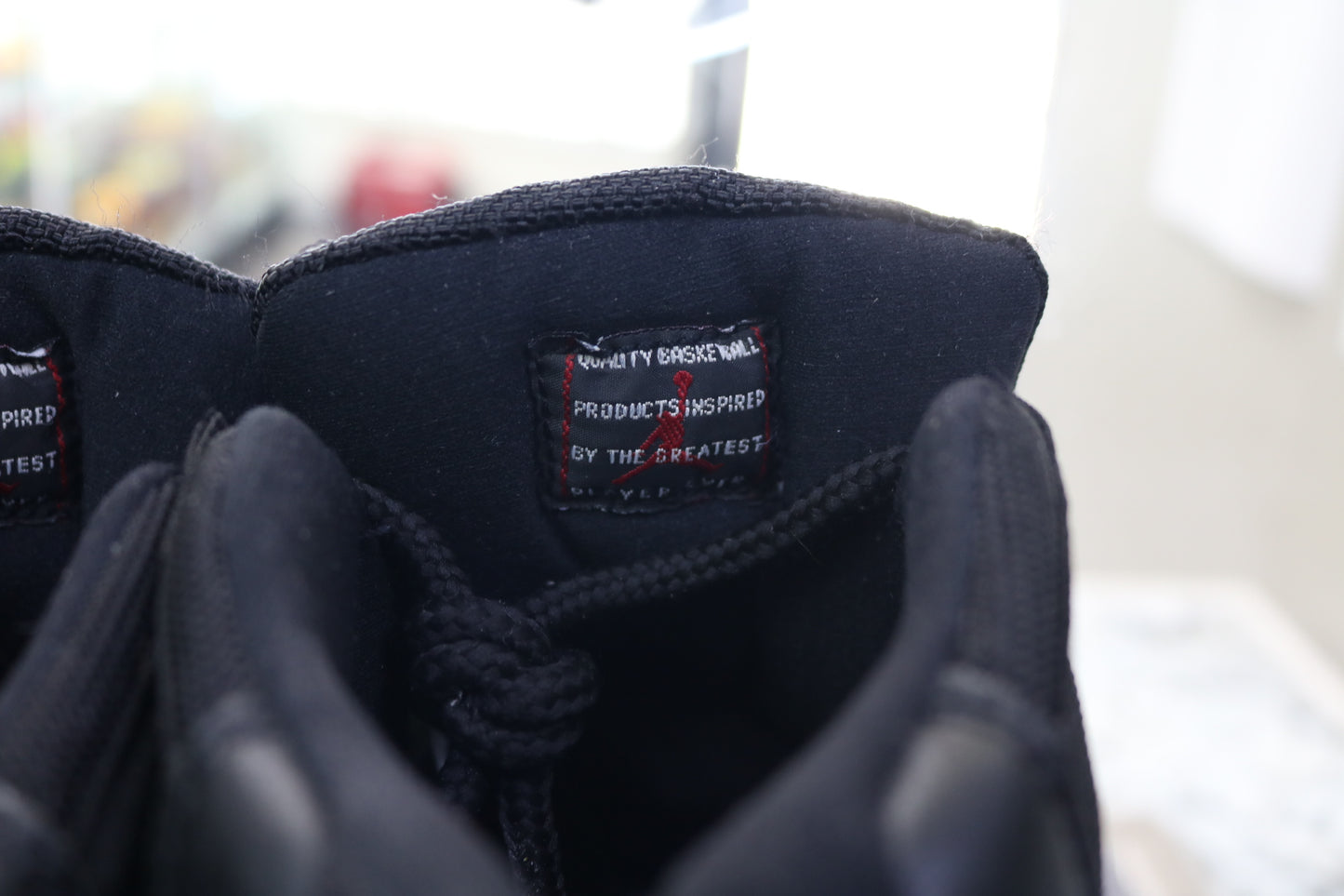 Air Jordan 11 Retro Bred 2001 Release (Size 7 Men)