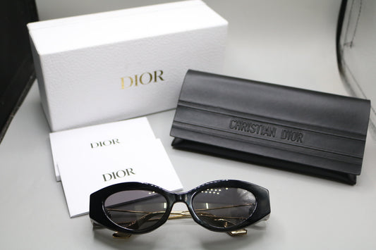 Dior 30Montaigne B6I Black Sunglasses Made in Italy w/ Full Set - Like-New