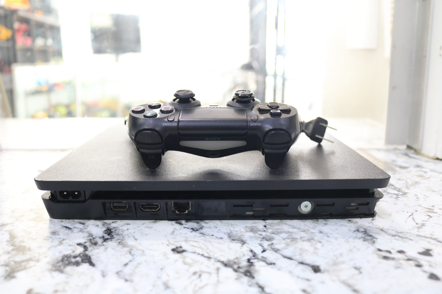 Sony PS4 Slim CUH-2215B 1TB Console
