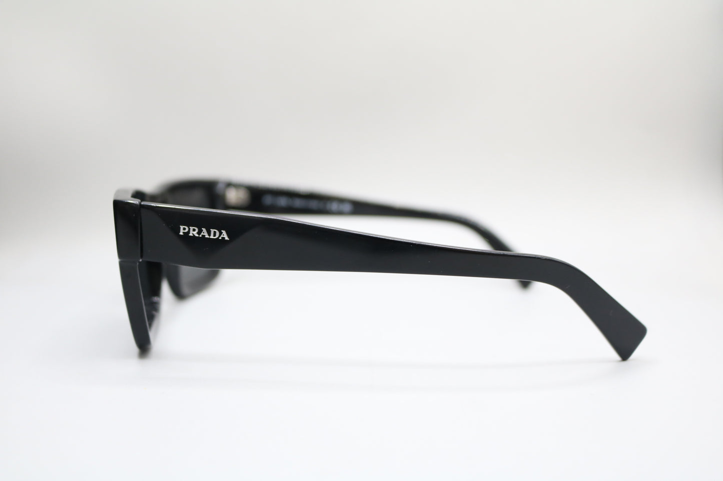 Prada SPR 19W Sunglasses 52mm