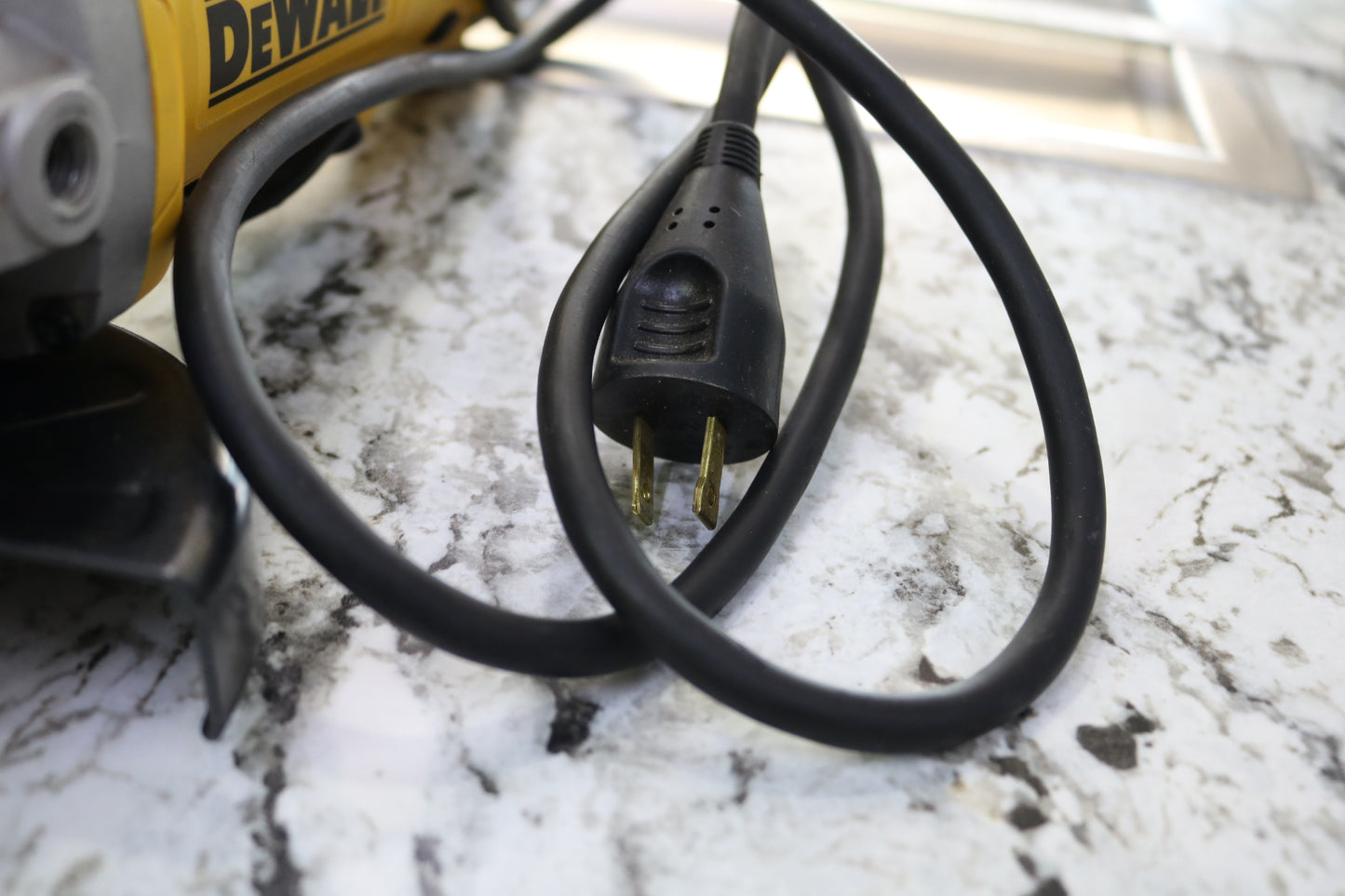 DeWalt DWE402N 120V 4-1/2" Corded Angle Grinder