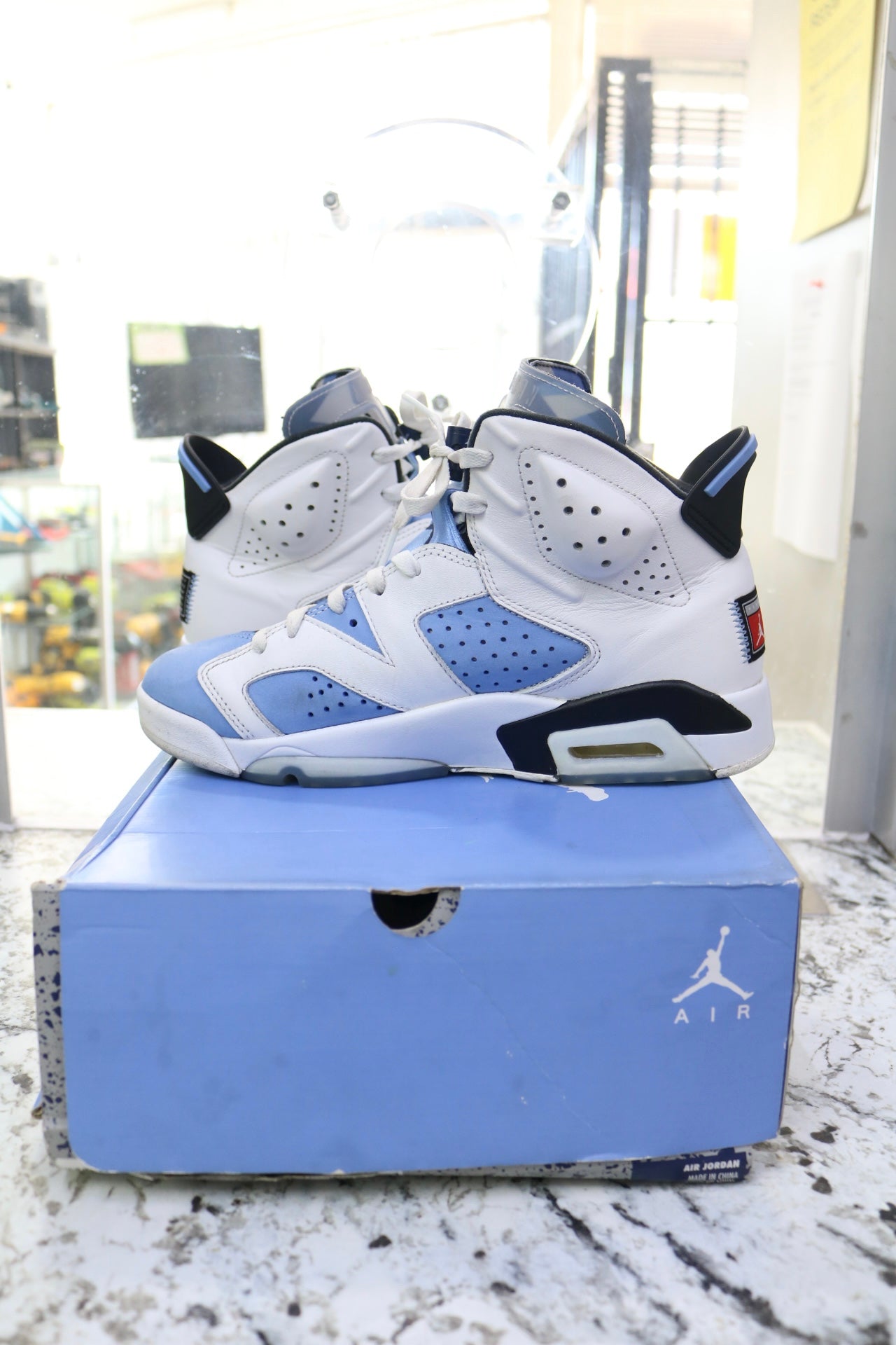 Jordan 6 Retro CT8529-410 "UNC White" Size 9.5 Men's