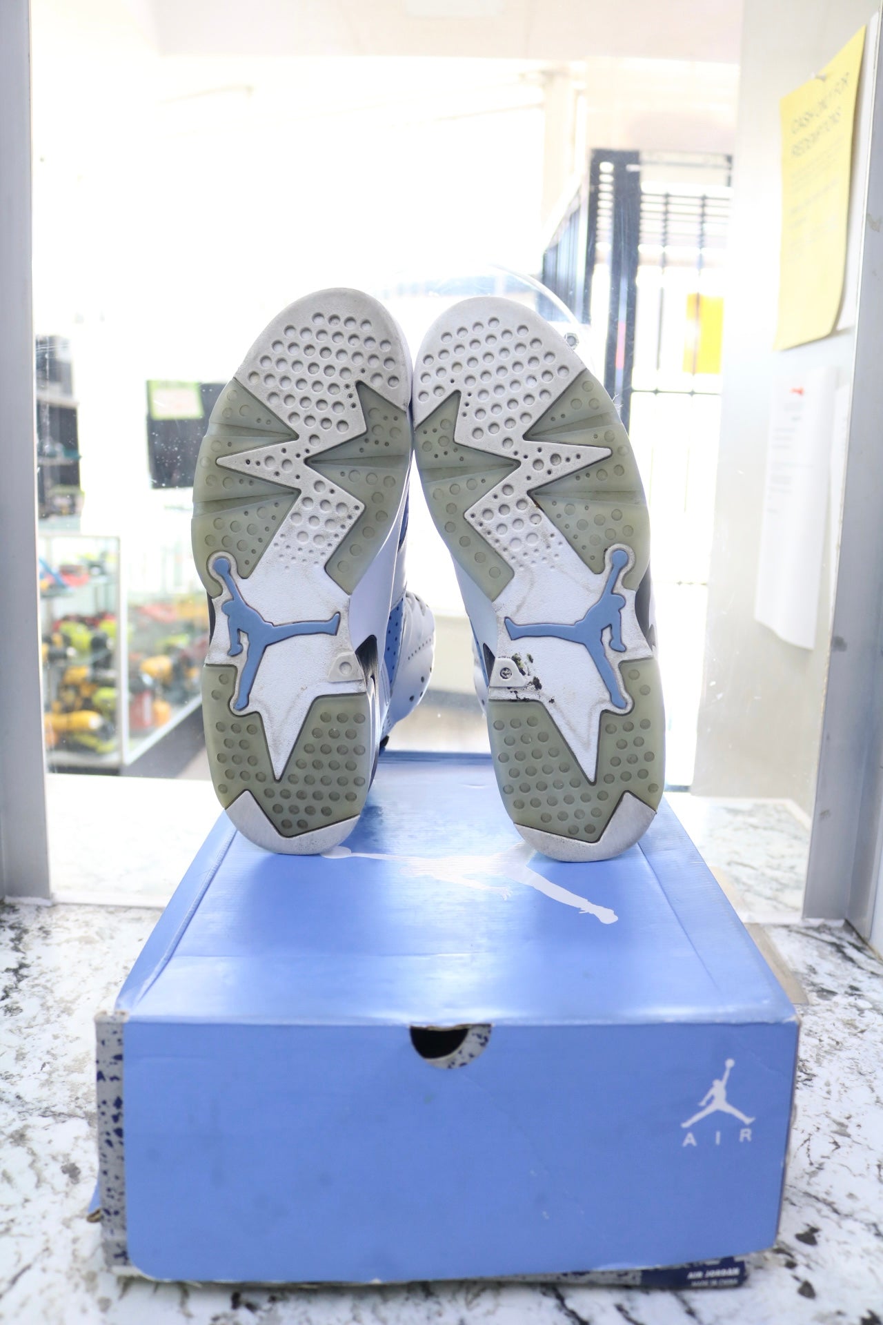 Jordan 6 Retro CT8529-410 "UNC White" Size 9.5 Men's
