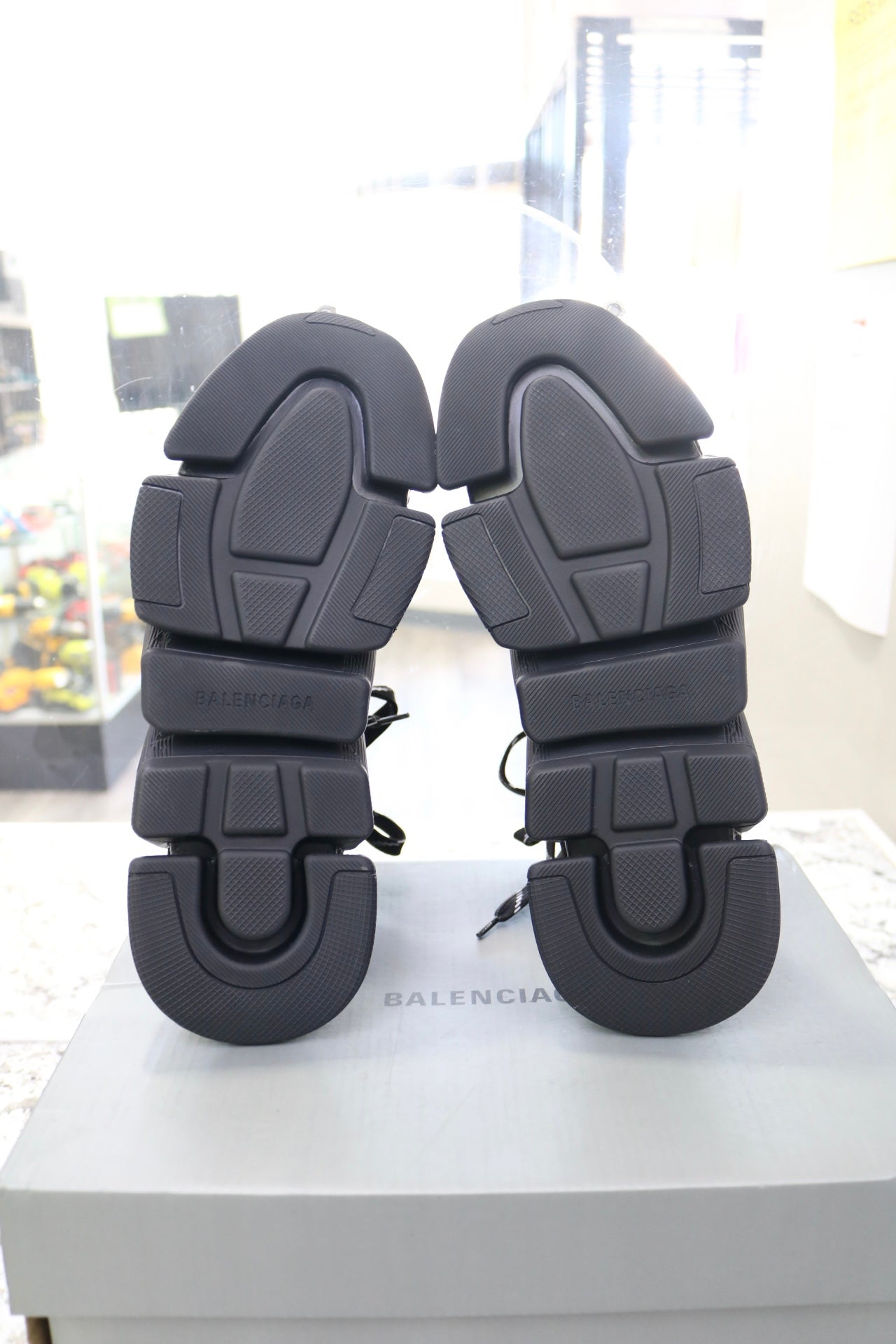 Balenciaga Men's Speed 2.0 Lace-up Knit Sneaker in Black (EUR 45)