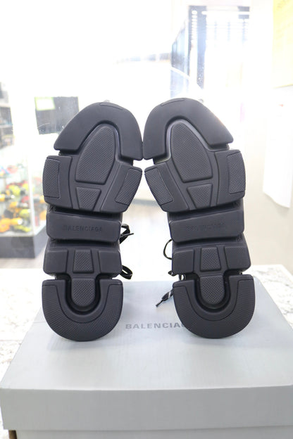 Balenciaga Men's Speed 2.0 Lace-up Knit Sneaker in Black (EUR 45)