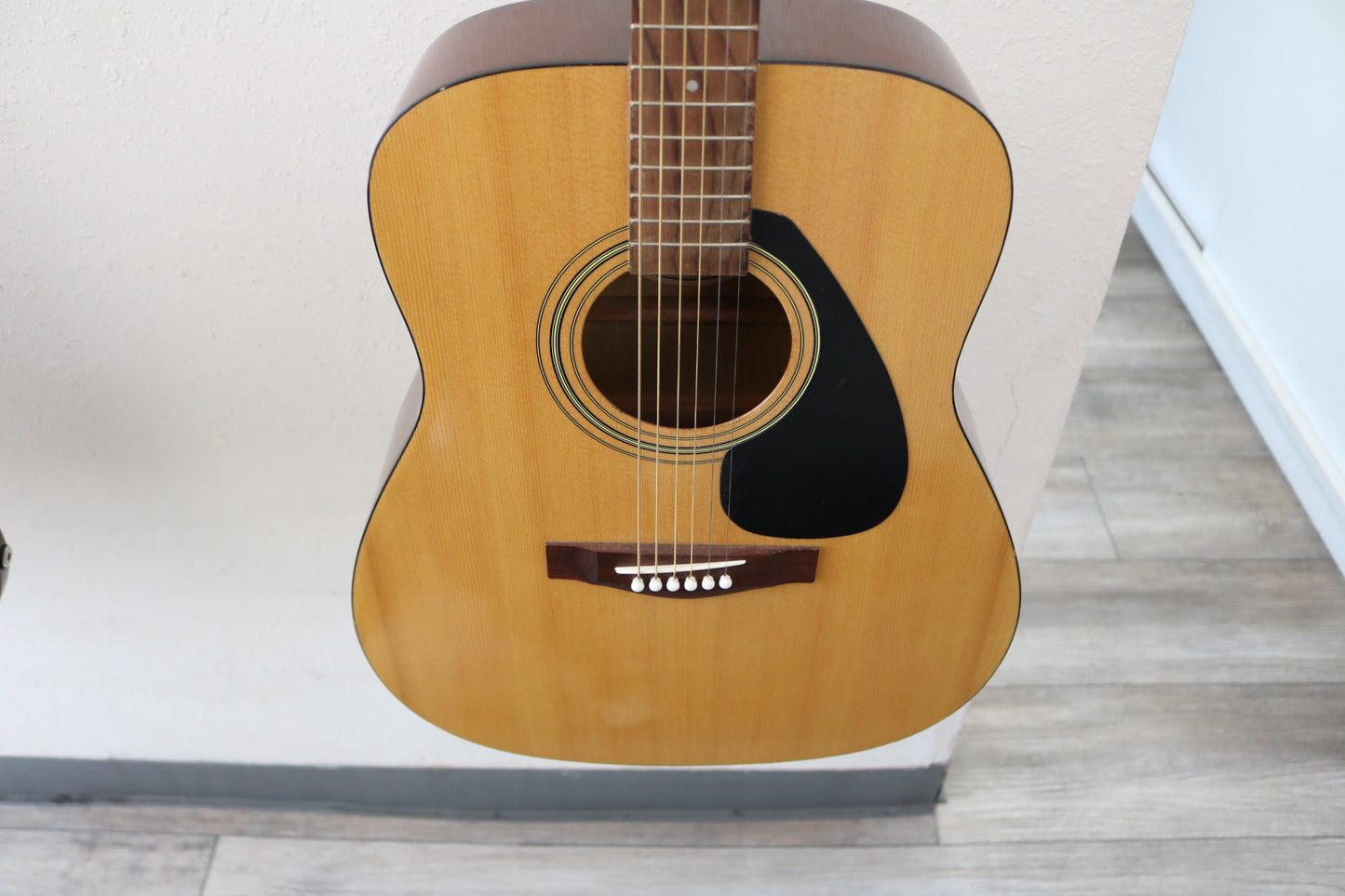 Yamaha F-310 Acoustic Guitar (No Shipping)
