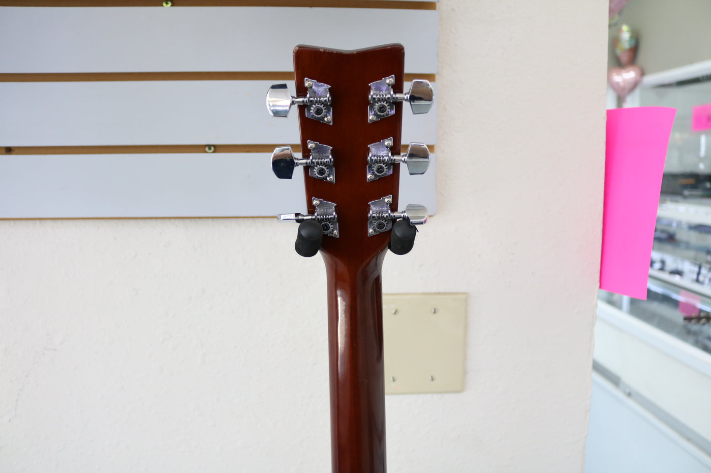 Yamaha F-310 Acoustic Guitar (No Shipping)