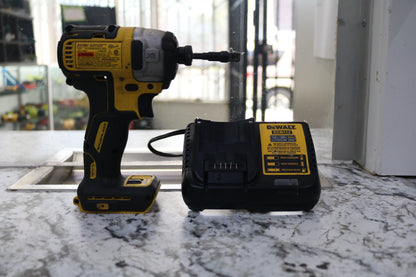 Dewalt DCF887 Cordless Impact Driver w/ charger