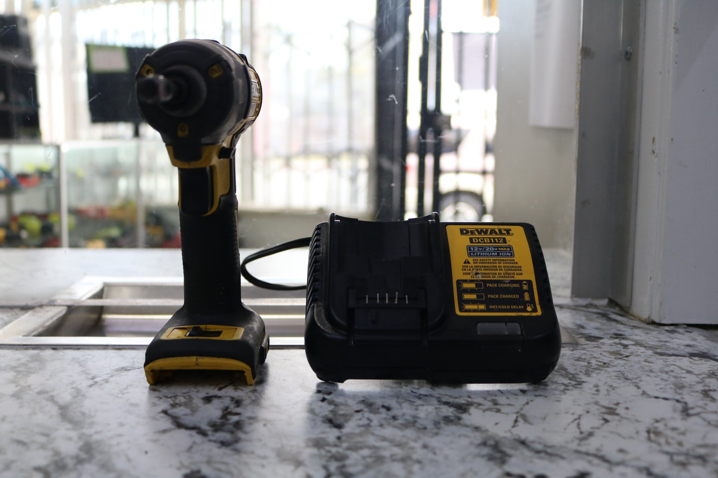 Dewalt DCF887 Cordless Impact Driver w/ charger