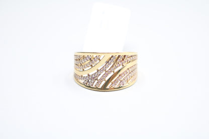 14k Yellow Gold Clear Stone Pave Wavy Ring (Size 7 3/4)