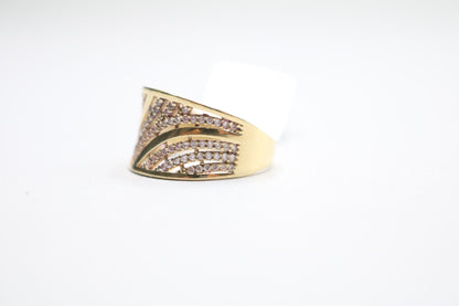 14k Yellow Gold Clear Stone Pave Wavy Ring (Size 7 3/4)