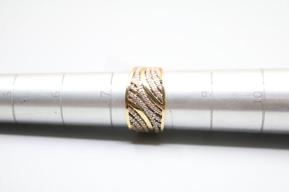 14k Yellow Gold Clear Stone Pave Wavy Ring (Size 7 3/4)