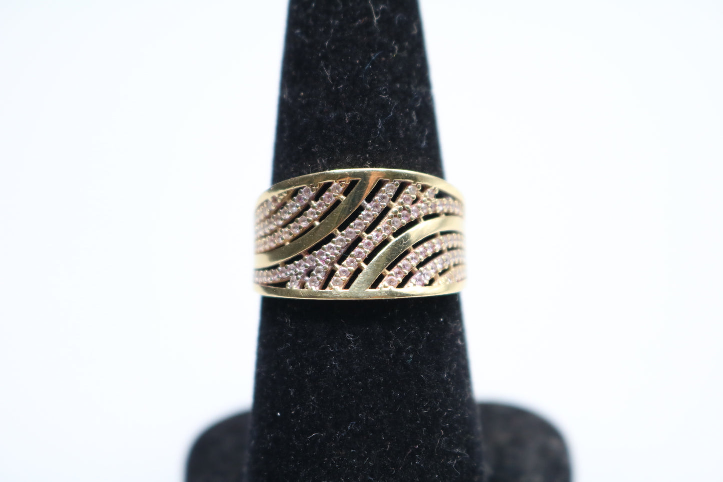 14k Yellow Gold Clear Stone Pave Wavy Ring (Size 7 3/4)
