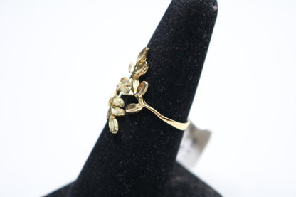 14k Yellow Gold Fancy Leaf Ring (size 7 1/2)