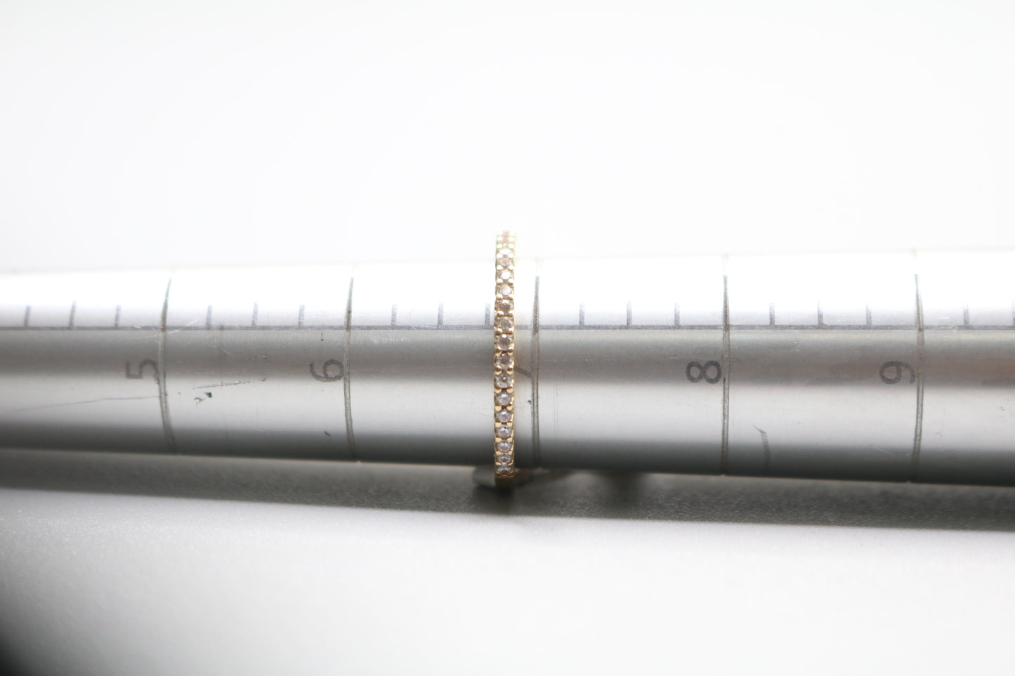 14k Yellow Gold Band Ring With Clear Stone (Size 6 3/4)