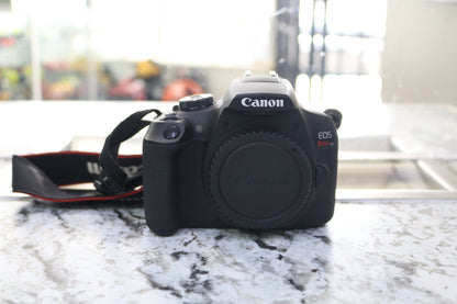 Canon EOS Rebel T7 Camera with a 18-55mm Lens