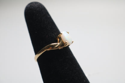 14K Yellow Gold Opal Bypass Ring (Size 6)