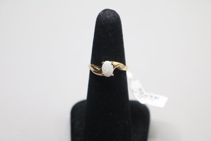 14K Yellow Gold Opal Bypass Ring (Size 6)