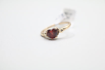 10k Yellow Gold Fancy Heart Ring (Size 5 3/4)