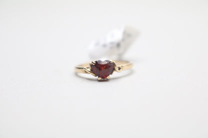 10k Yellow Gold Fancy Heart Ring (Size 5 3/4)