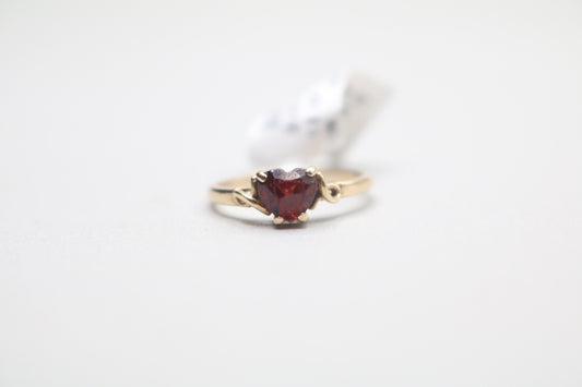 10k Yellow Gold Fancy Heart Ring (Size 5 3/4)