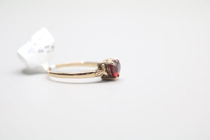 10k Yellow Gold Fancy Heart Ring (Size 5 3/4)