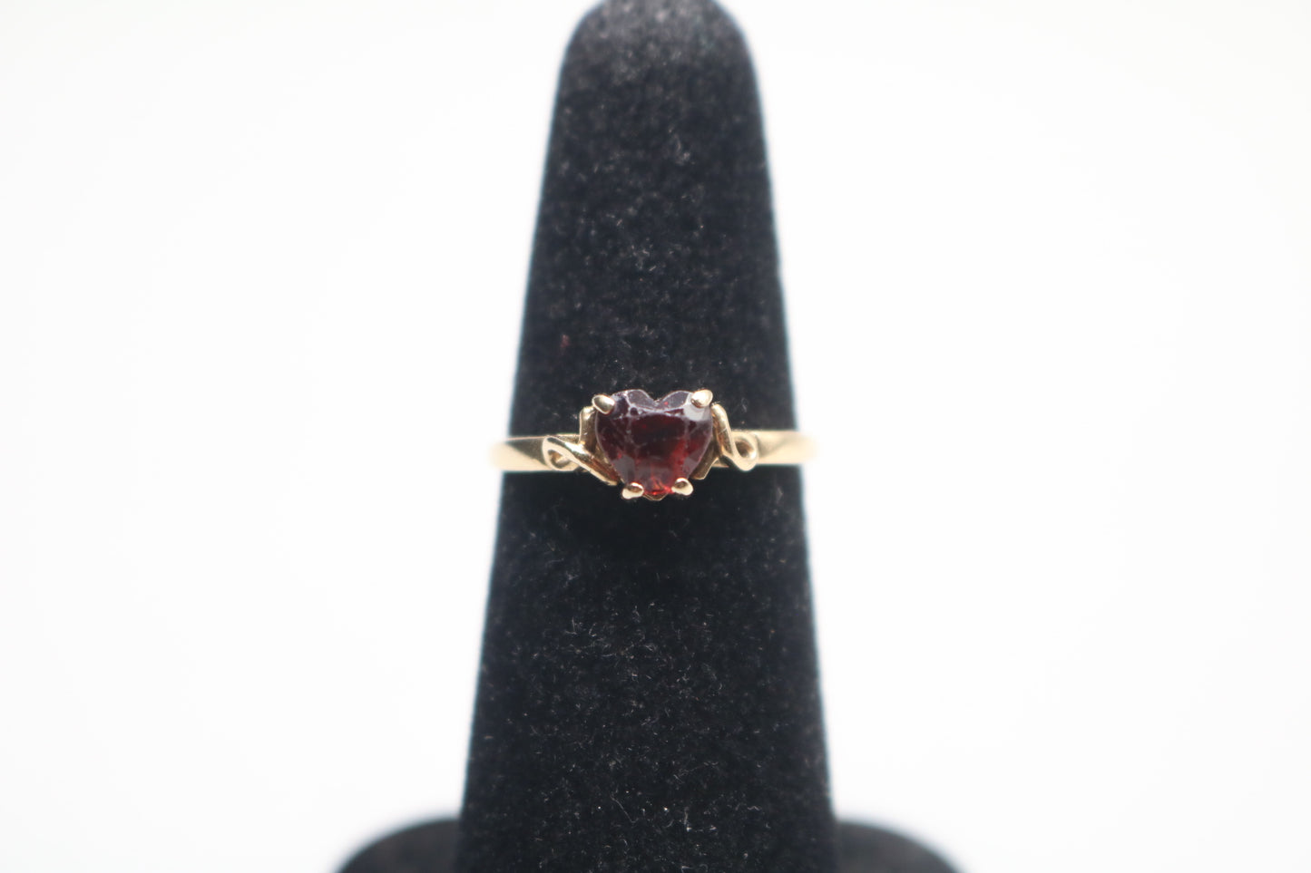 10k Yellow Gold Fancy Heart Ring (Size 5 3/4)