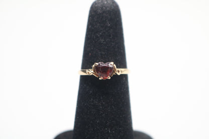 10k Yellow Gold Fancy Heart Ring (Size 5 3/4)