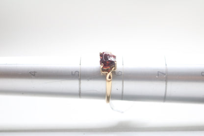 10k Yellow Gold Fancy Heart Ring (Size 5 3/4)
