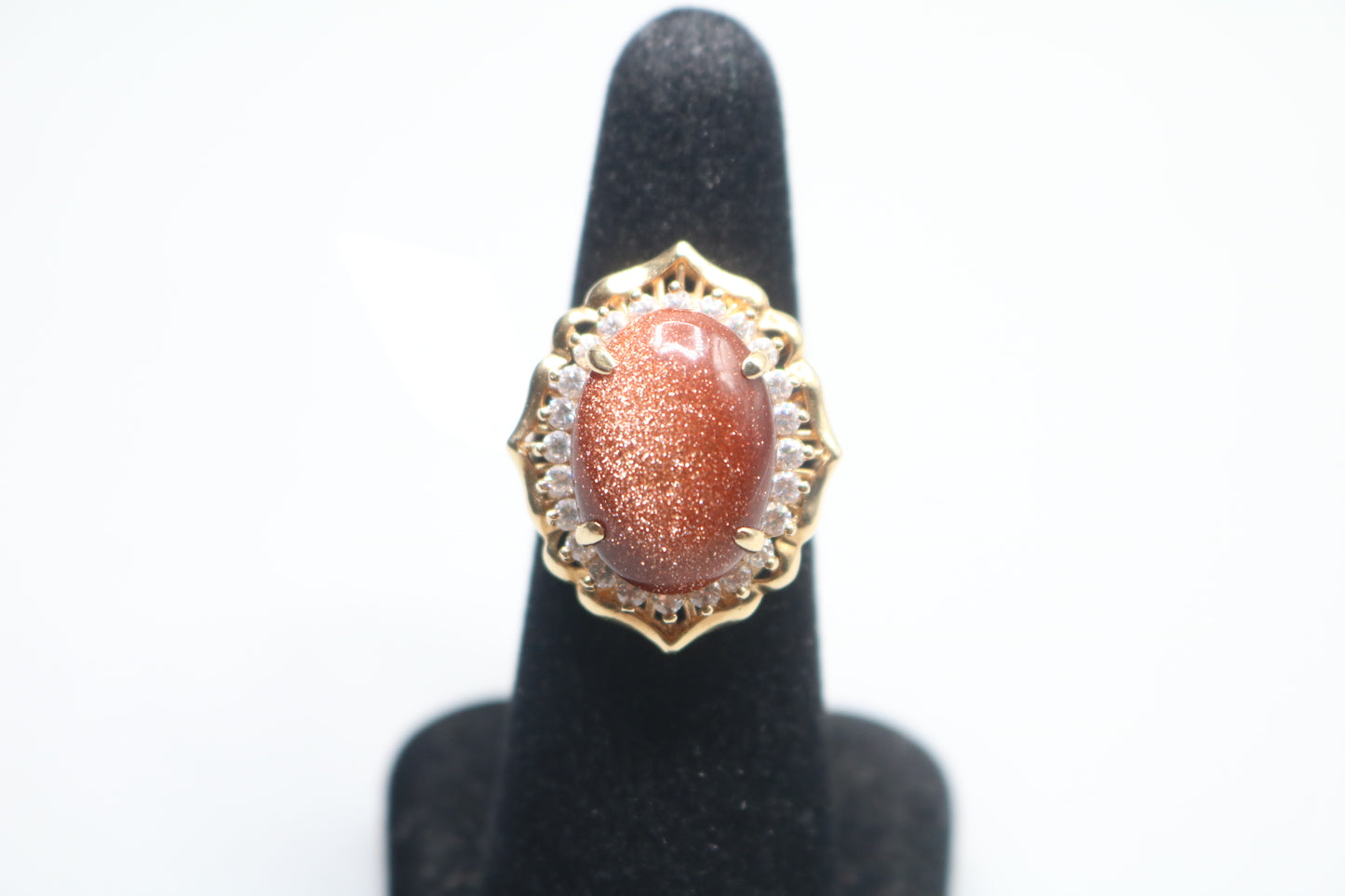 14k Yellow Gold Oval Cocktail Ring (size 7 1/2)